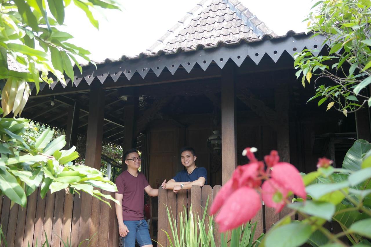 Ndalem Suryo Saptono Guest House Yogyakarta Luaran gambar